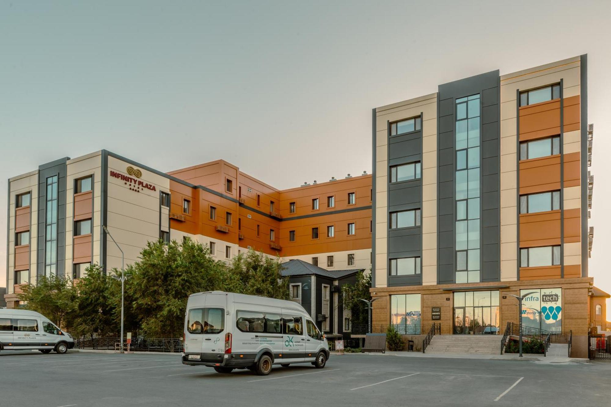 Hotel Infinity Plaza Block 1 Atyraū Exterior foto